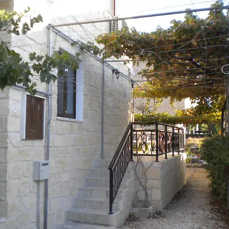 The Pool House Tatil Evi Trimiklini