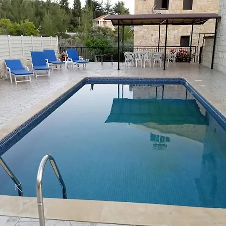 The Pool House * Trimiklini