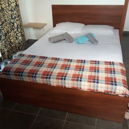 The Pool House Tatil Evi Trimiklini