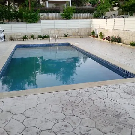 The Pool House * Trimiklini